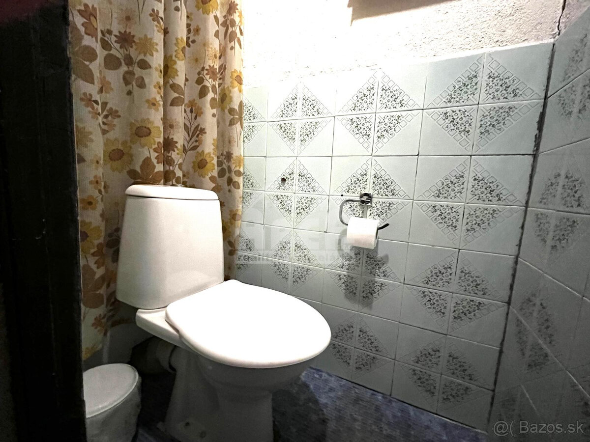 Priestranný 3- izbový byt na sídlisku Juh v Michalovciach - 8