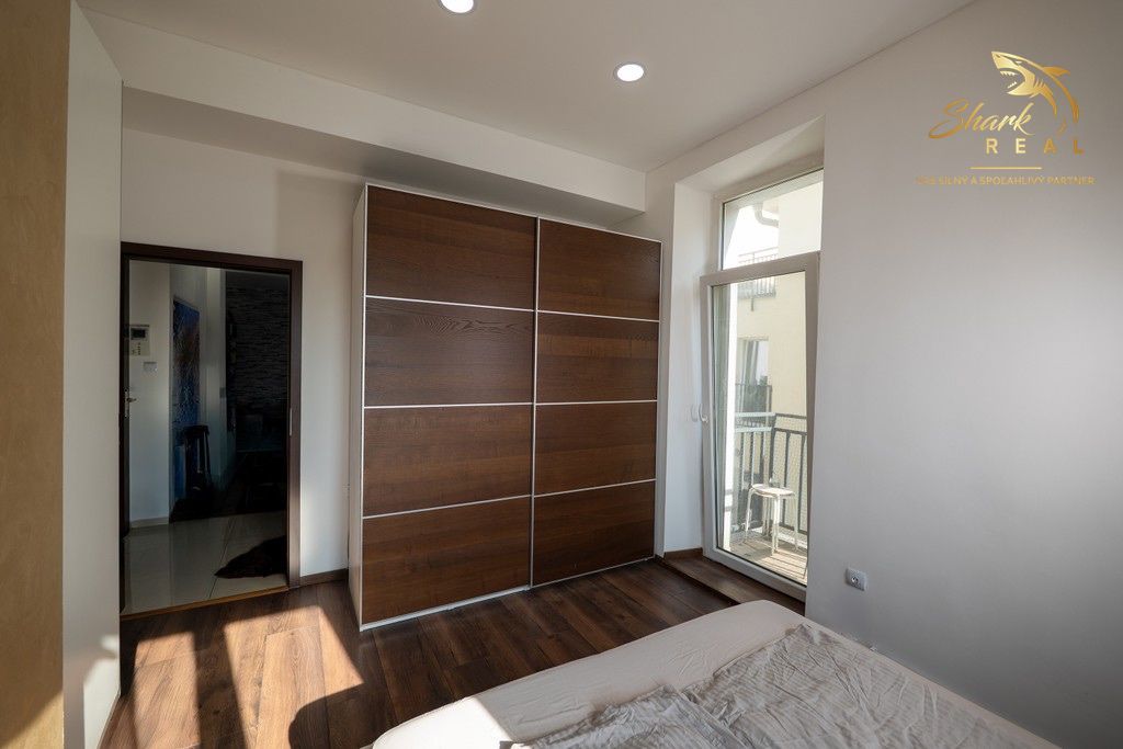 PRENÁJOM - 2. Izbový byt v centre mesta - 8