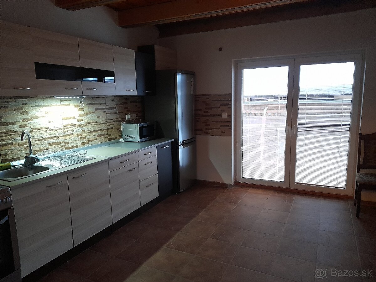 Rodinný dom (2 bytove jednotky) Vitanová - 8