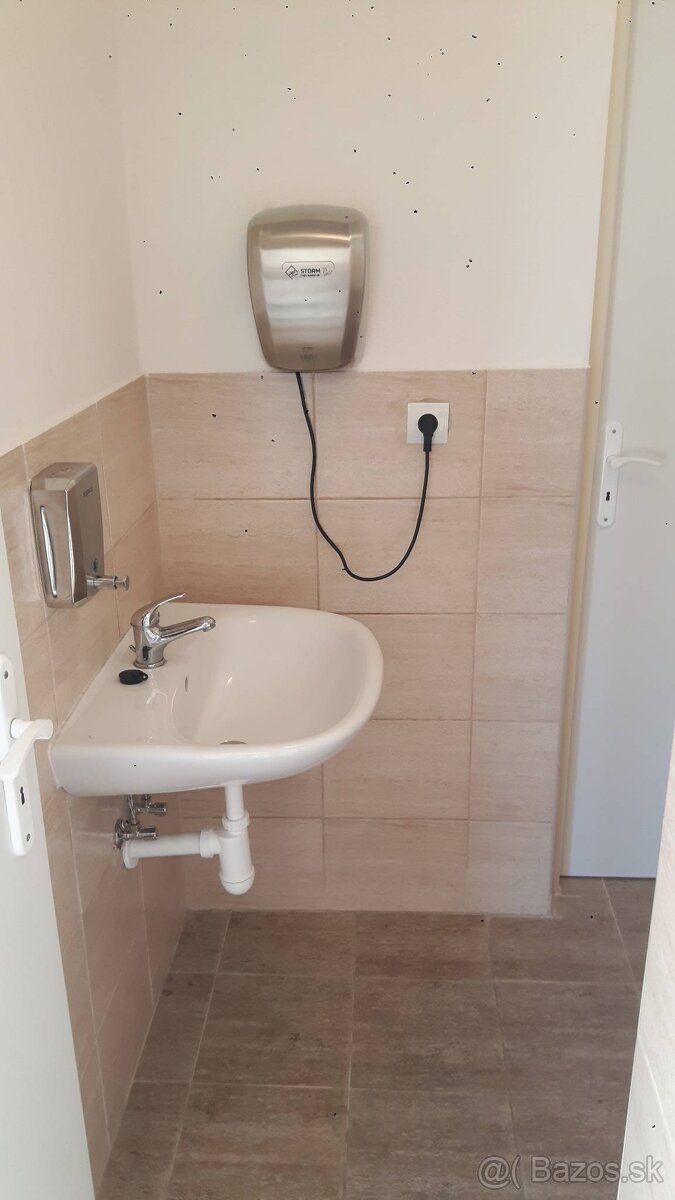 DÁM DO PRENÁJMU SKLADOVÝ PRIESTOR 127m2 - 8