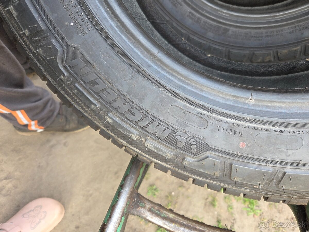 Pneumatiky 215 65 16C Zn.michelin letné - 8