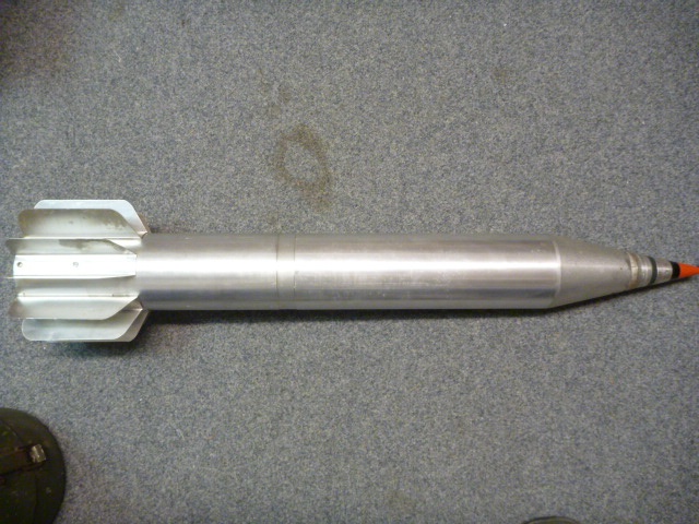 vzduchovka, vojenská raketa, zásobníky - 8