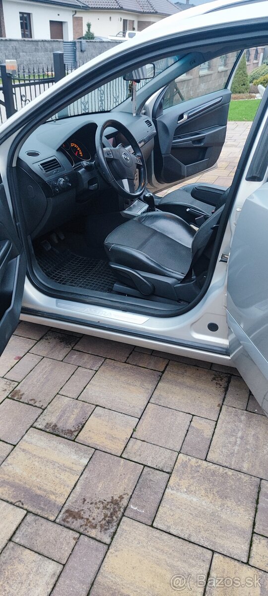 Opel Astra SW 2005 - 8