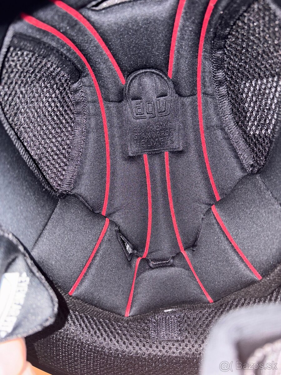 AGV - 8