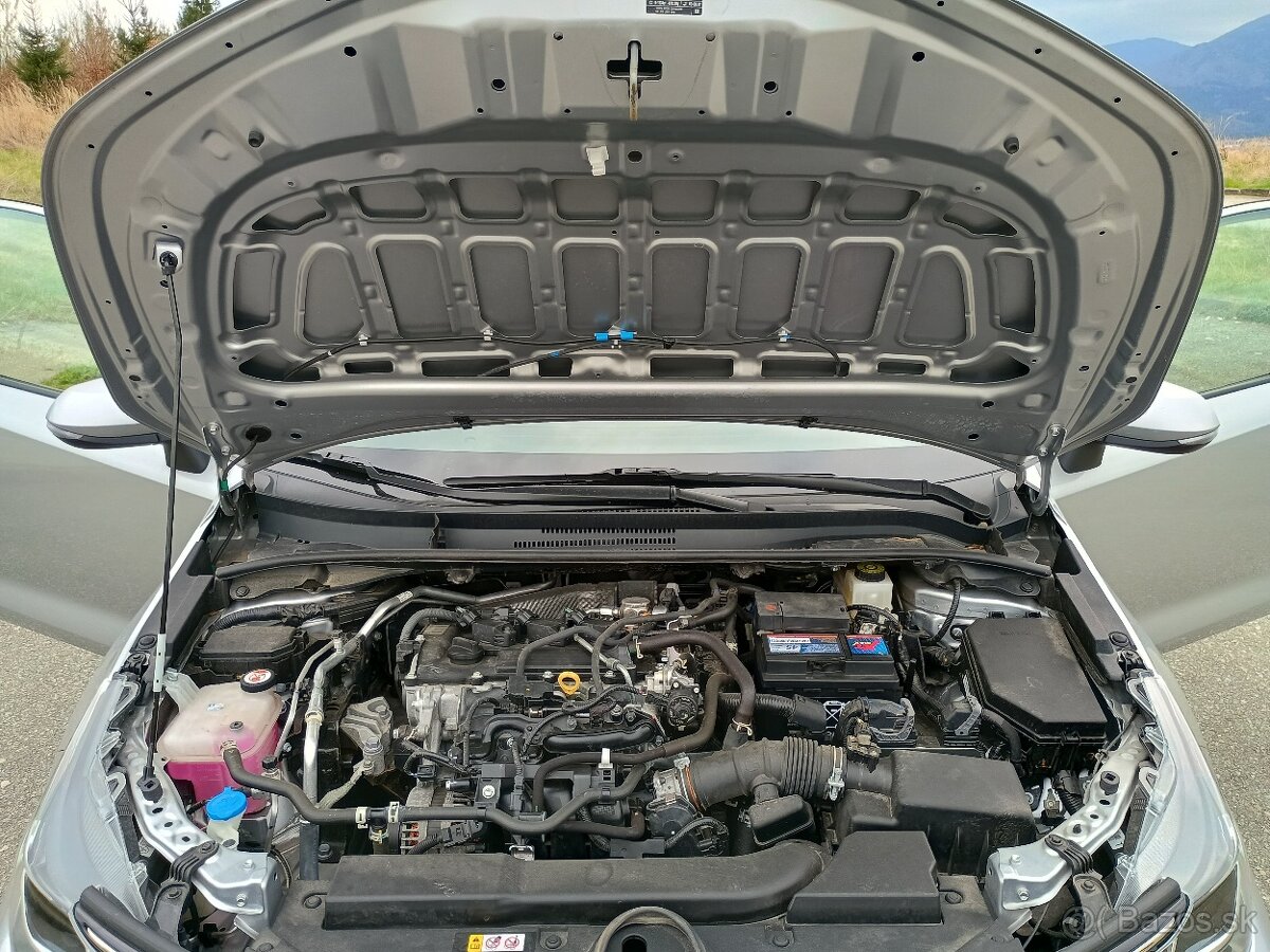 ZARUKA DO 31-8. 2027 TOYOTA COROLA 1.5 92 KW COMFORT - 8