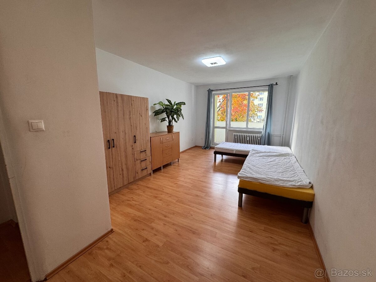 Dvojizbový byt s balkónom na Mládežníckej ulici - 8