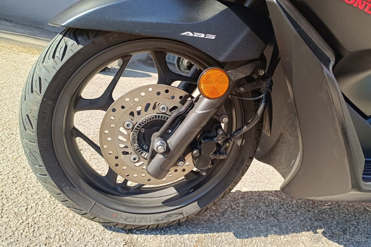 Predám Hondu PCX 125 - 8