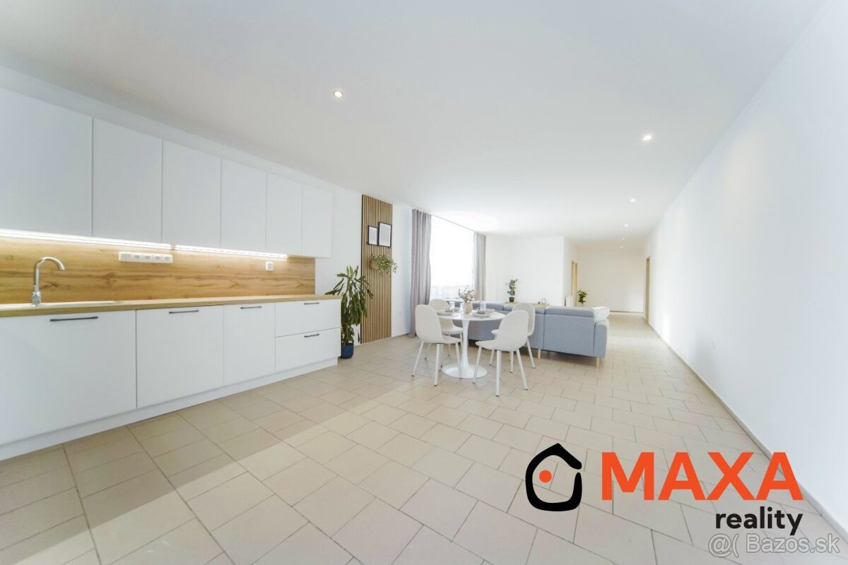 PREDANÉ Trojizbový veľkometrážny byt s terasou, v meste Prie - 8