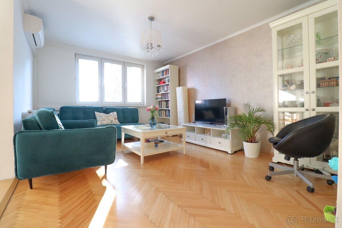 Príjemný 3-izbový byt so zimnou záhradou - 8