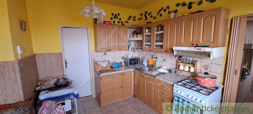 Rodinný dom v nádhernom prostredí pohoria Tribeč v obci Ho - 8