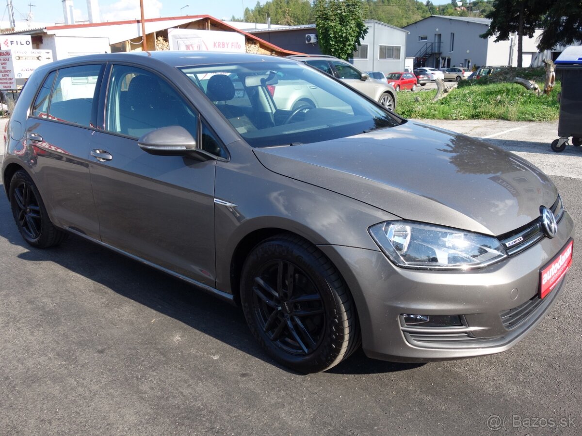 VW Golf - 8