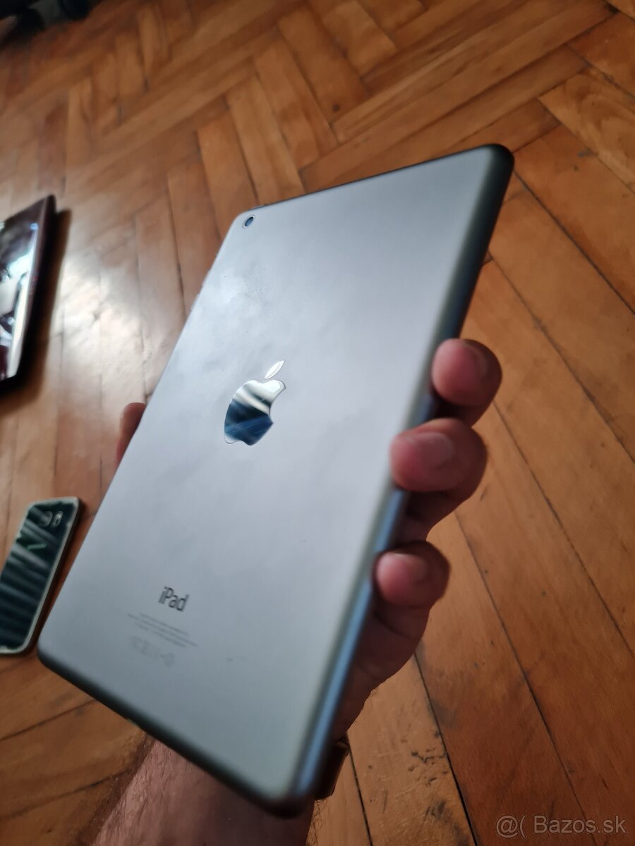 Predám iPad mini 2, 16 GB - 8