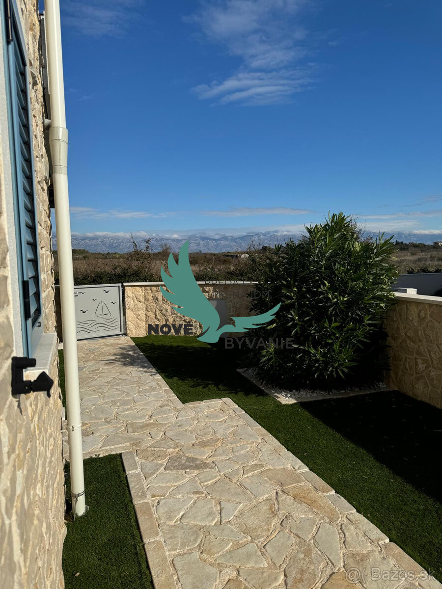 Chorvátsko EXKLUZÍVNE KAMENNÝ DOM S BAZÉNOM LEN 300M OD MOR - 8