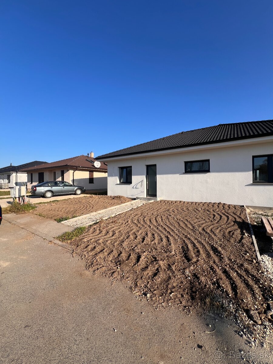 Exkluzívne na predaj: Moderný 4-izbový bungalov - 8