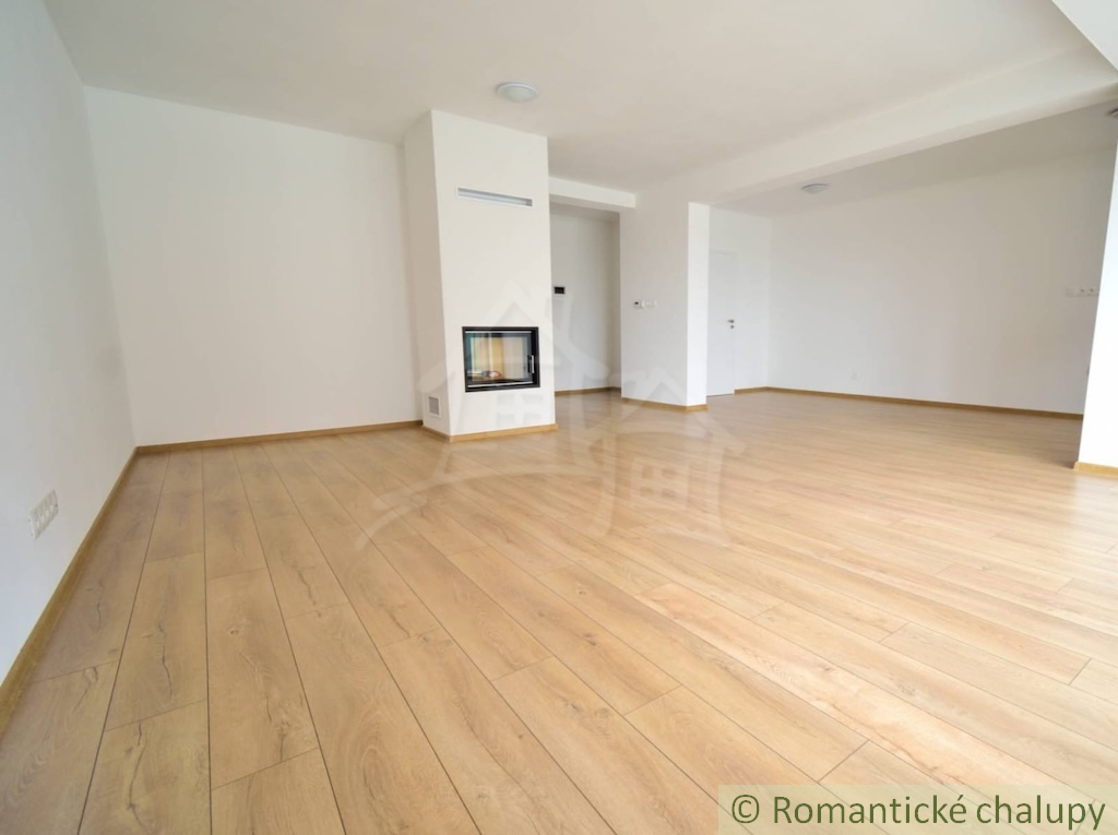 Novostavba štvorizbového rodinného domu s garážou v radove - 8