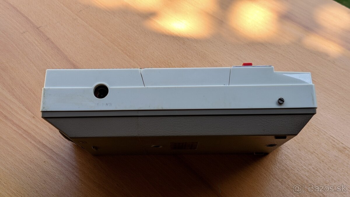 Kazetový prehrávač (Sanyo??) - 8