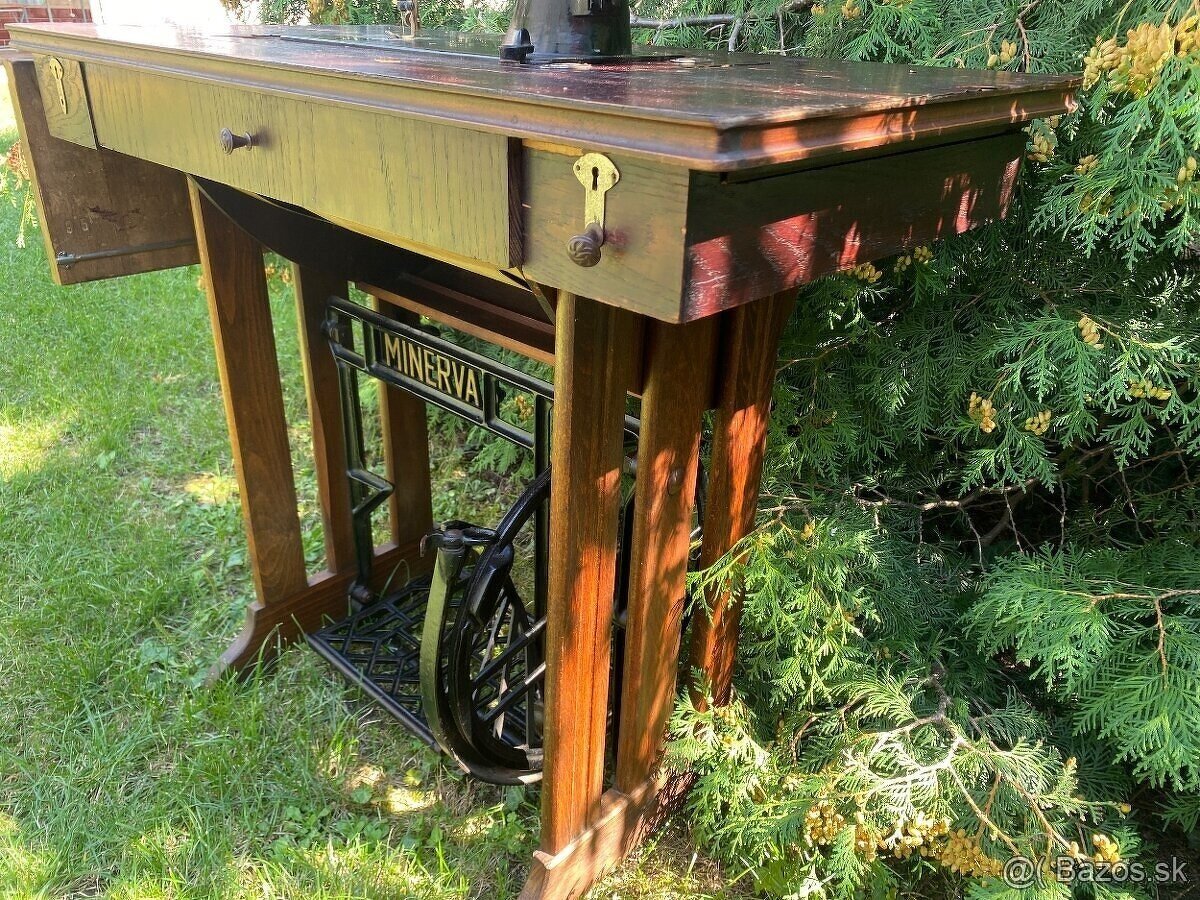 Šijací stroj MINERVA - 8