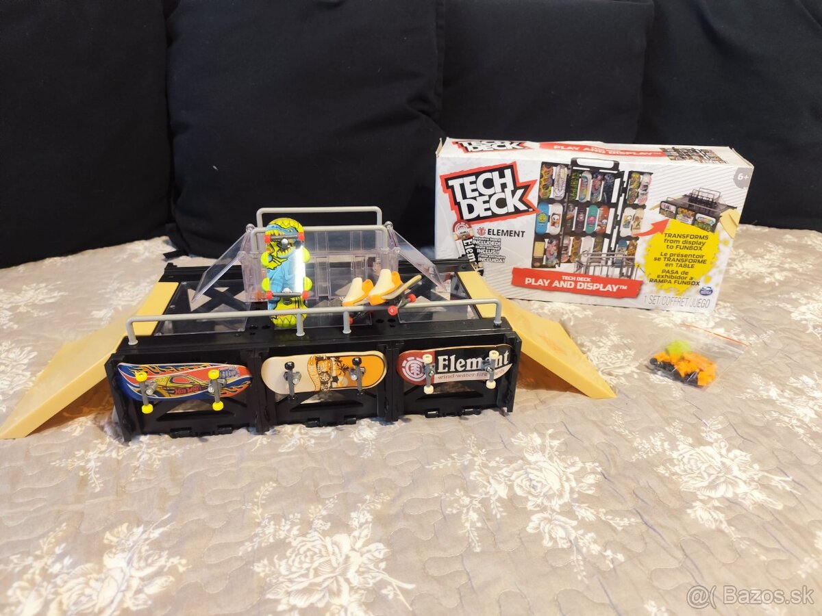 Tech Deck display fingerboard - 8