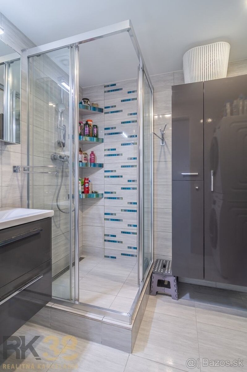 Zrekonštruovaný 3-izbový byt neďaleko širšieho centra Poprad - 8