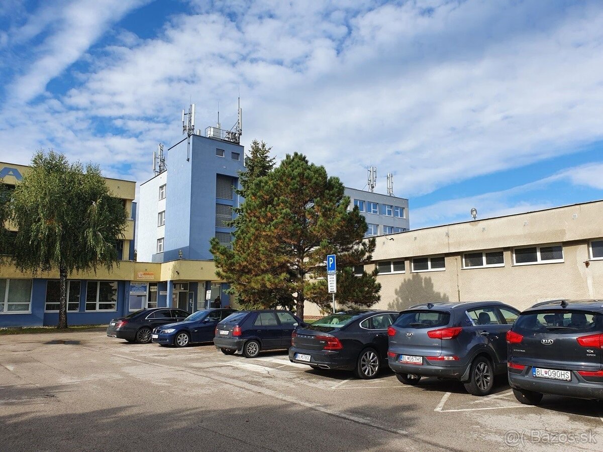 Prenájom kancelárskych a prevádzkových priestorov s parkovan - 8