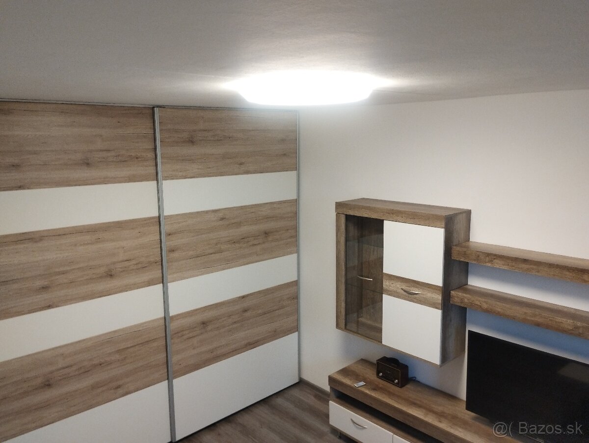 Kúpou voľný, zariadený 1 izbový byt. - 8