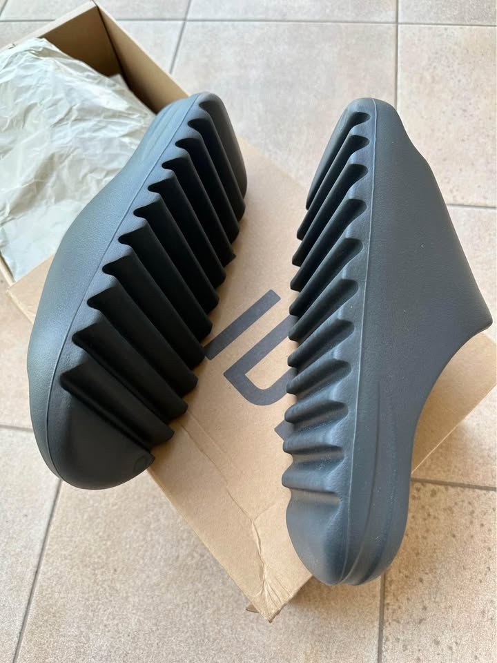 Yeezy yzy slide eu 42,43 dark onyx - 8