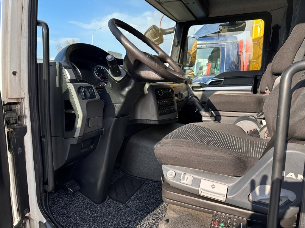 MAN TGL 12.250 , skříň, čelo, lůžko E6 - 8