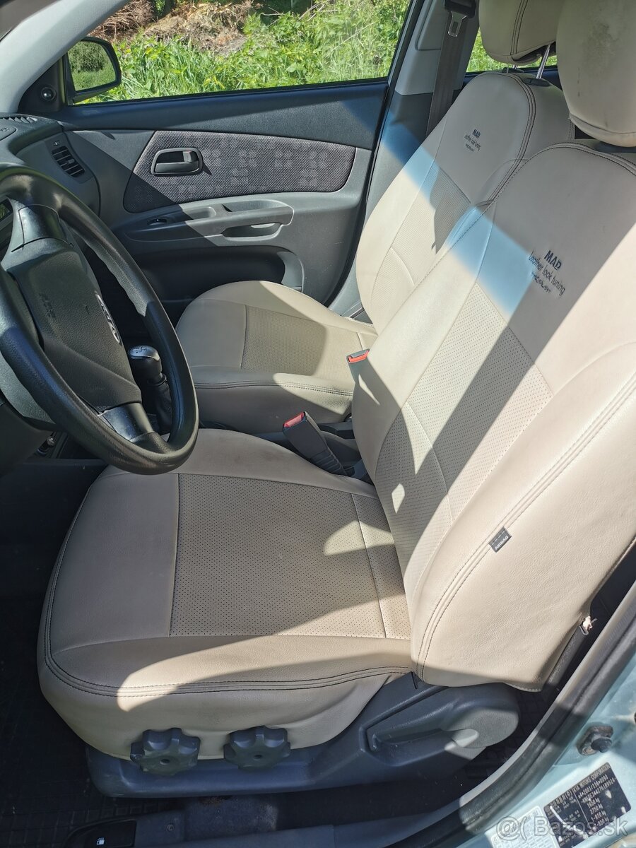 Kia Rio - 8