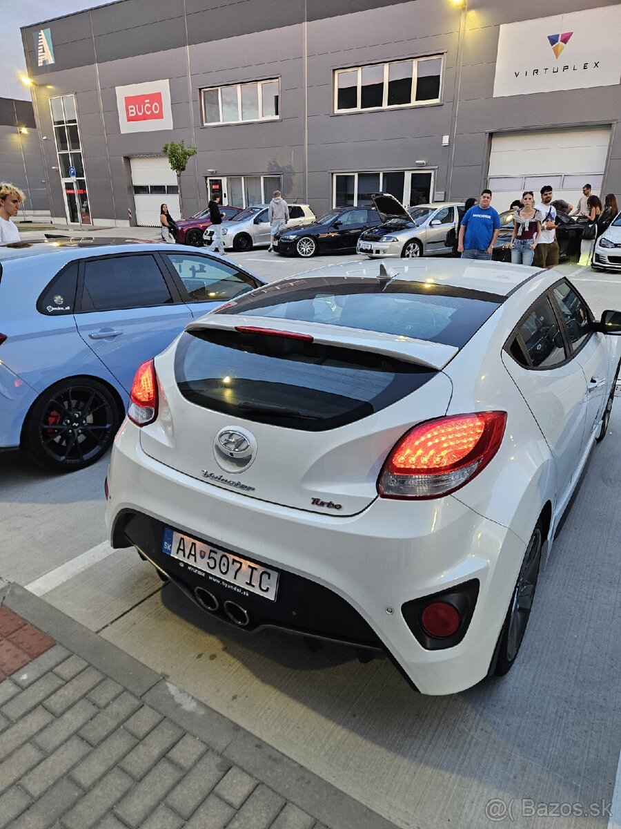 Hyundai Veloster Turbo - 8