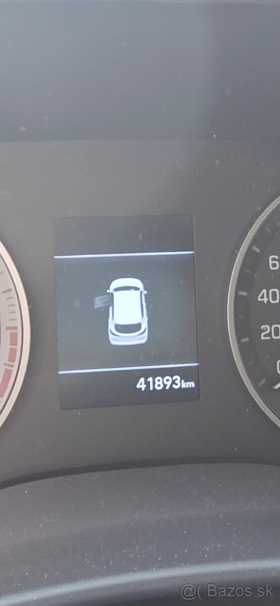 Hyundai Tucson 1.6i - 8
