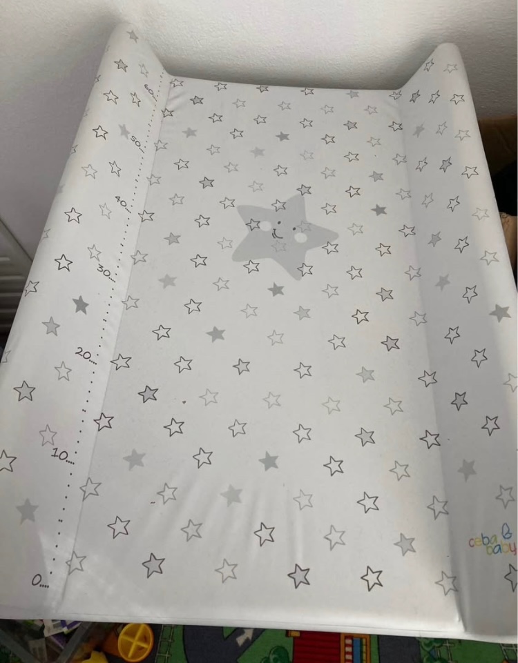 Detské oblečenie + prebaľovací pult - 8