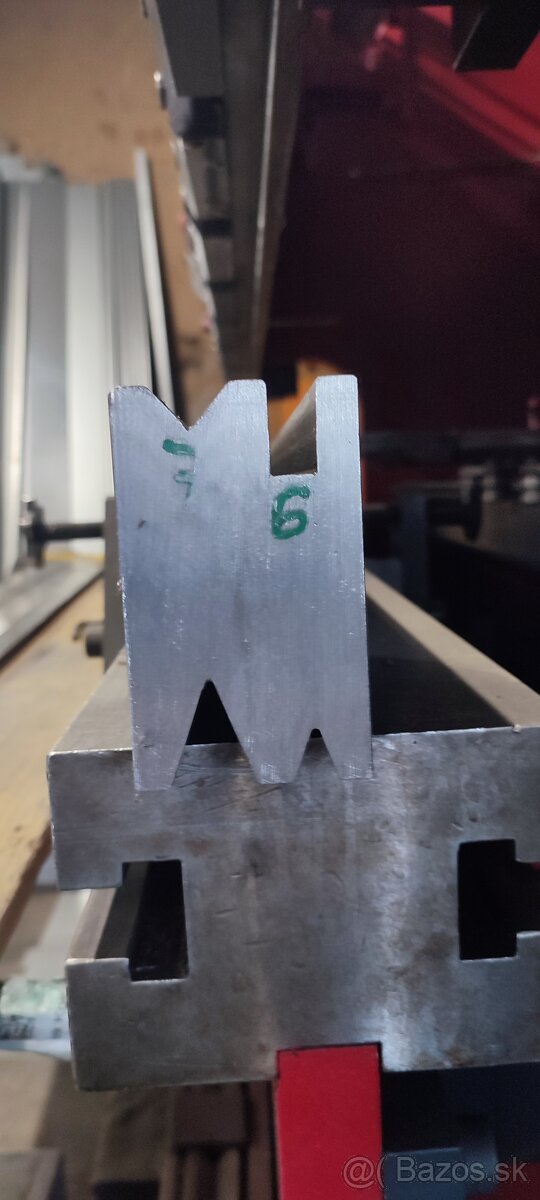 Ohraňovací lis HOL 63/2000 - 8