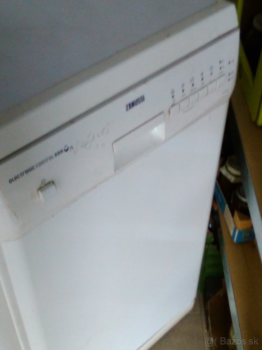 Menšia umývačka Zanussi - 8