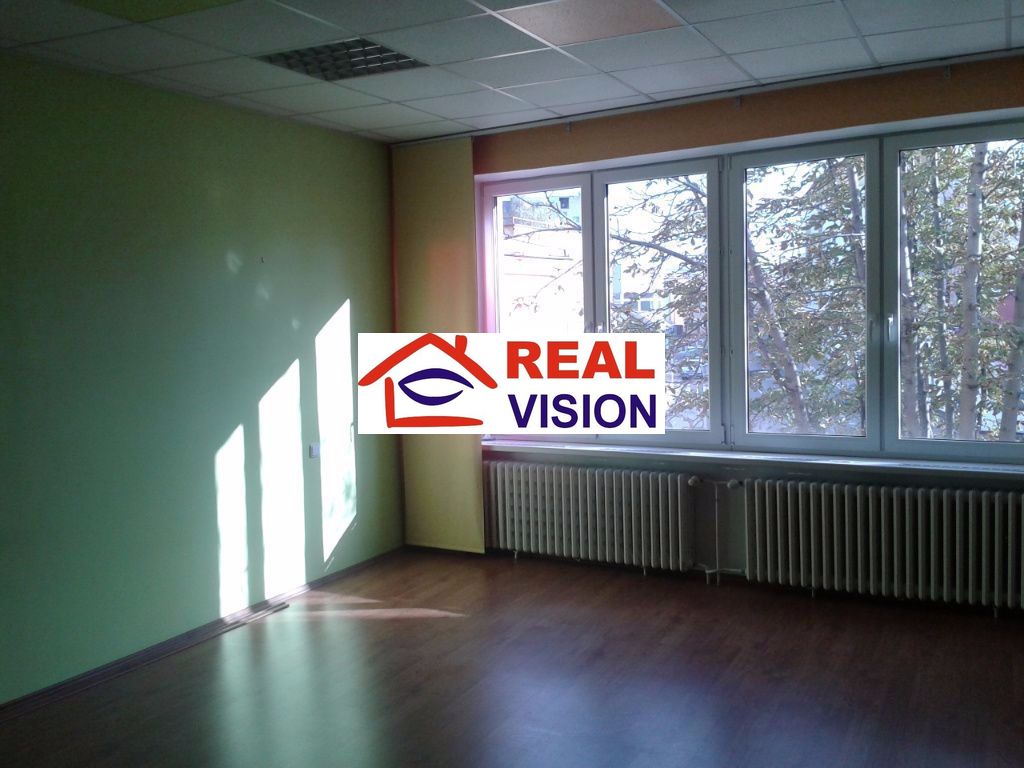 Predaj obchodno administratívna budova Poprad, Námestie Svät - 8