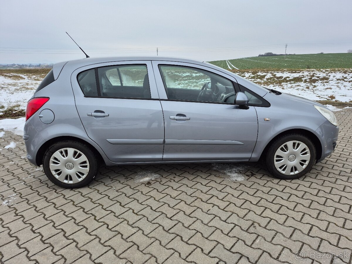 OPEL CORSA 1,0 benzin ECOTEC 59 000km - 8