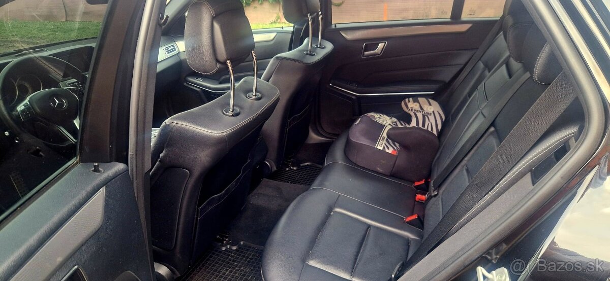 Mercedes E 300 Kombi Hybrid - 8