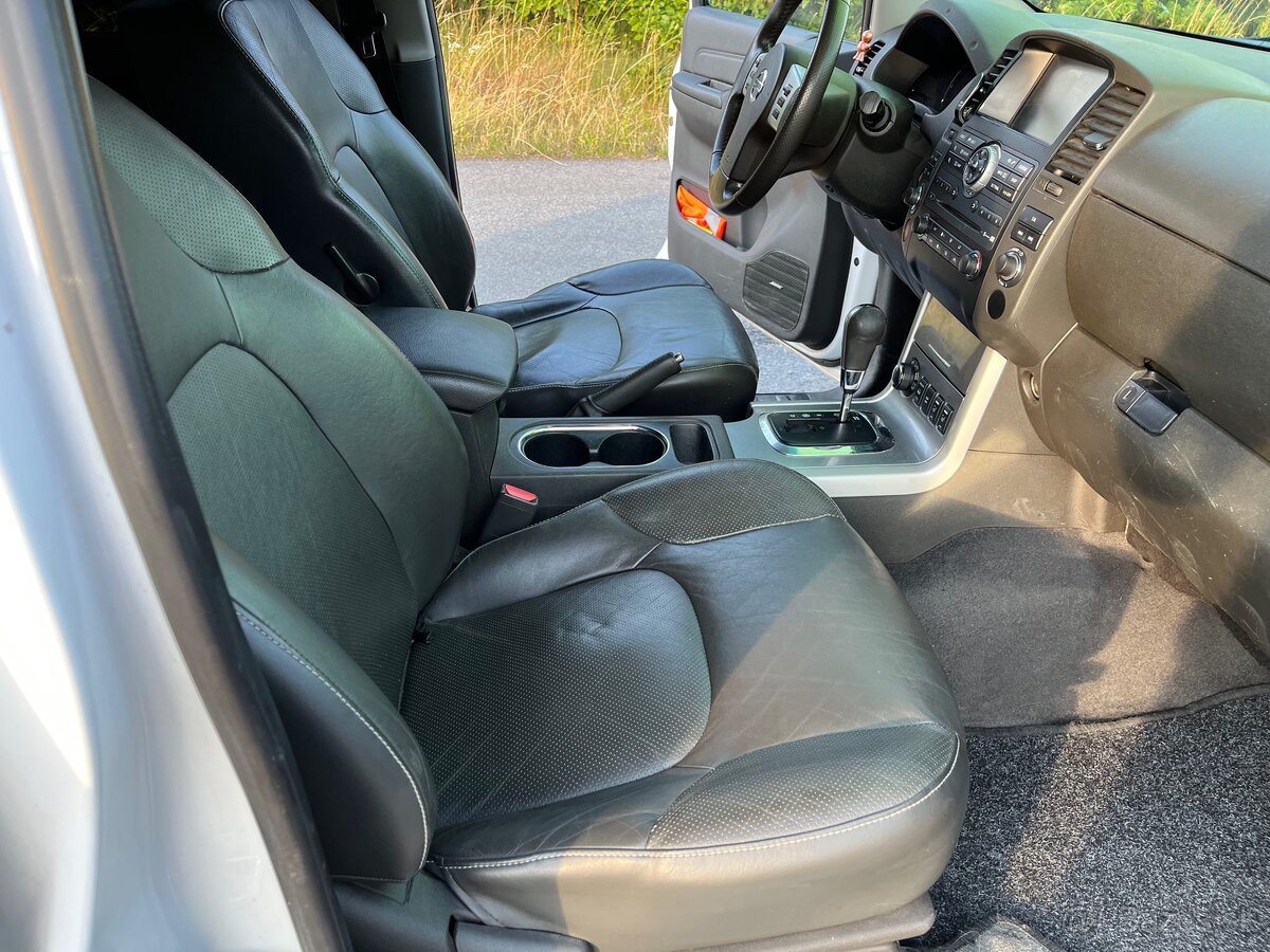 Nissan Navara DoubleCab 3.0 V6 Platinum - 8