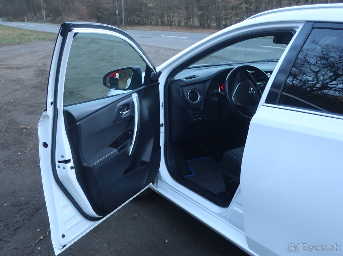 TOYOTA AURIS TOURING SPORT 1.8 Automat - 8