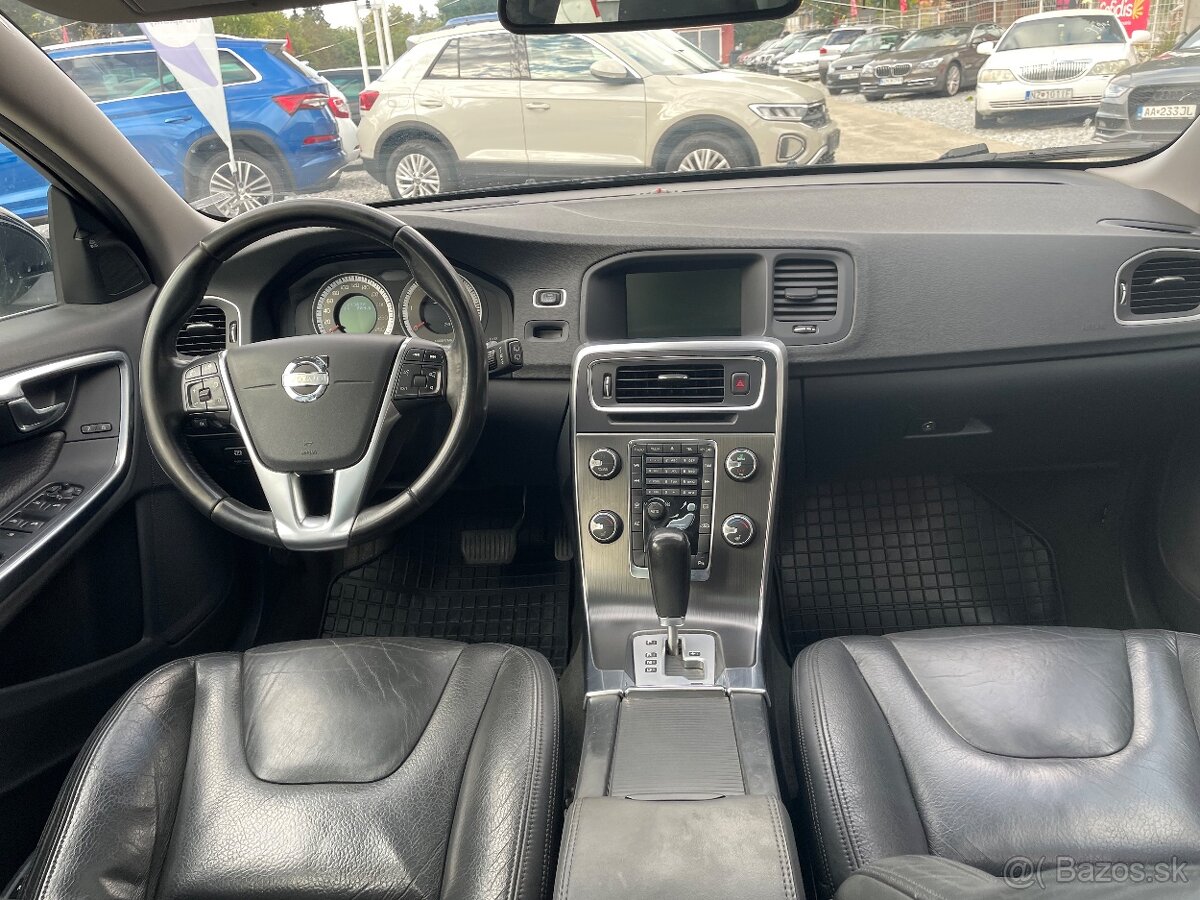 Volvo V60 D5 2,4d AWD AT6-Summum - 8
