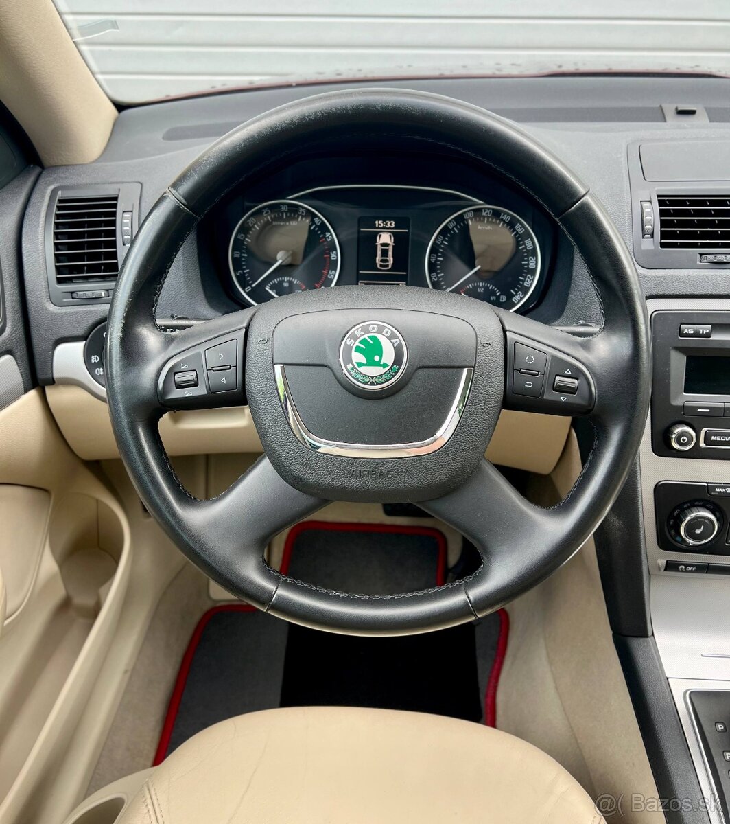 Škoda Octavia Combi 2.0 TDI DSG Elegance (2010) - 8