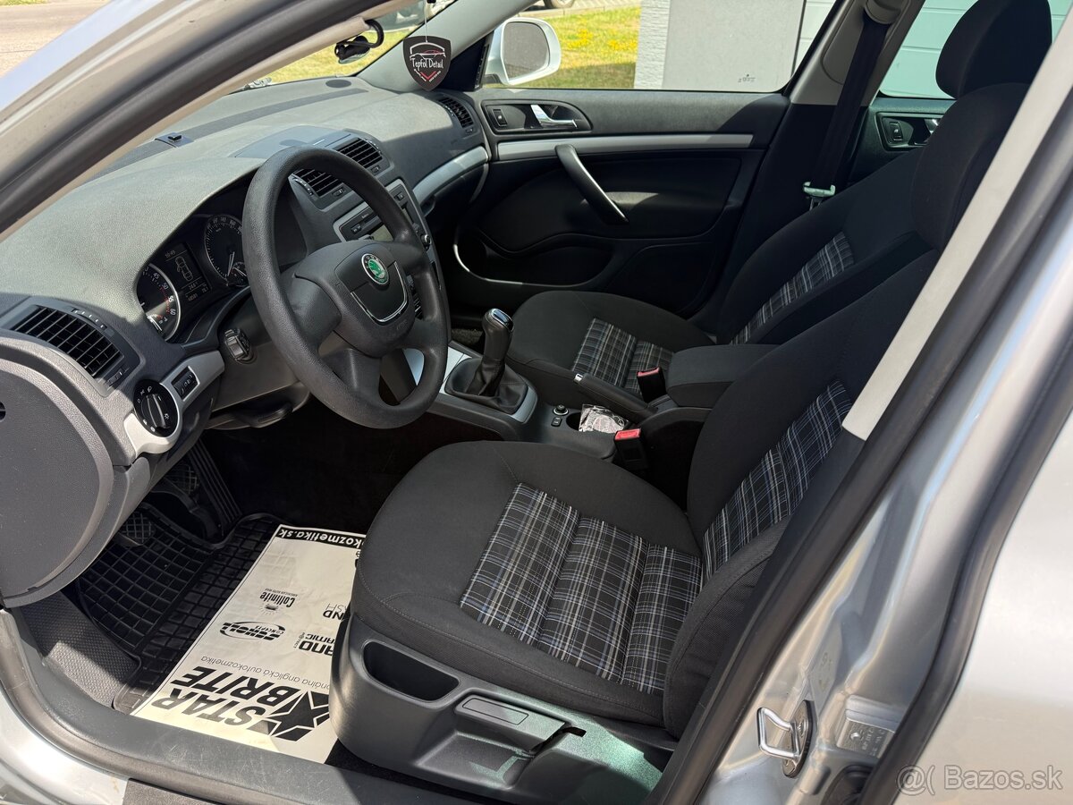 Škoda Octavia Combi 1.6 TDI Ambiente (2012, 168.000km) - 8