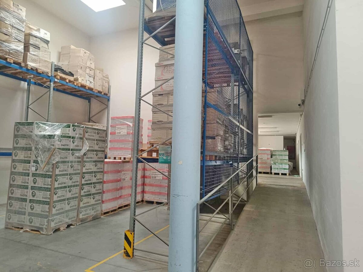 Na prenájom samostatný podnikateľský objekt Banská Bystrica - 8