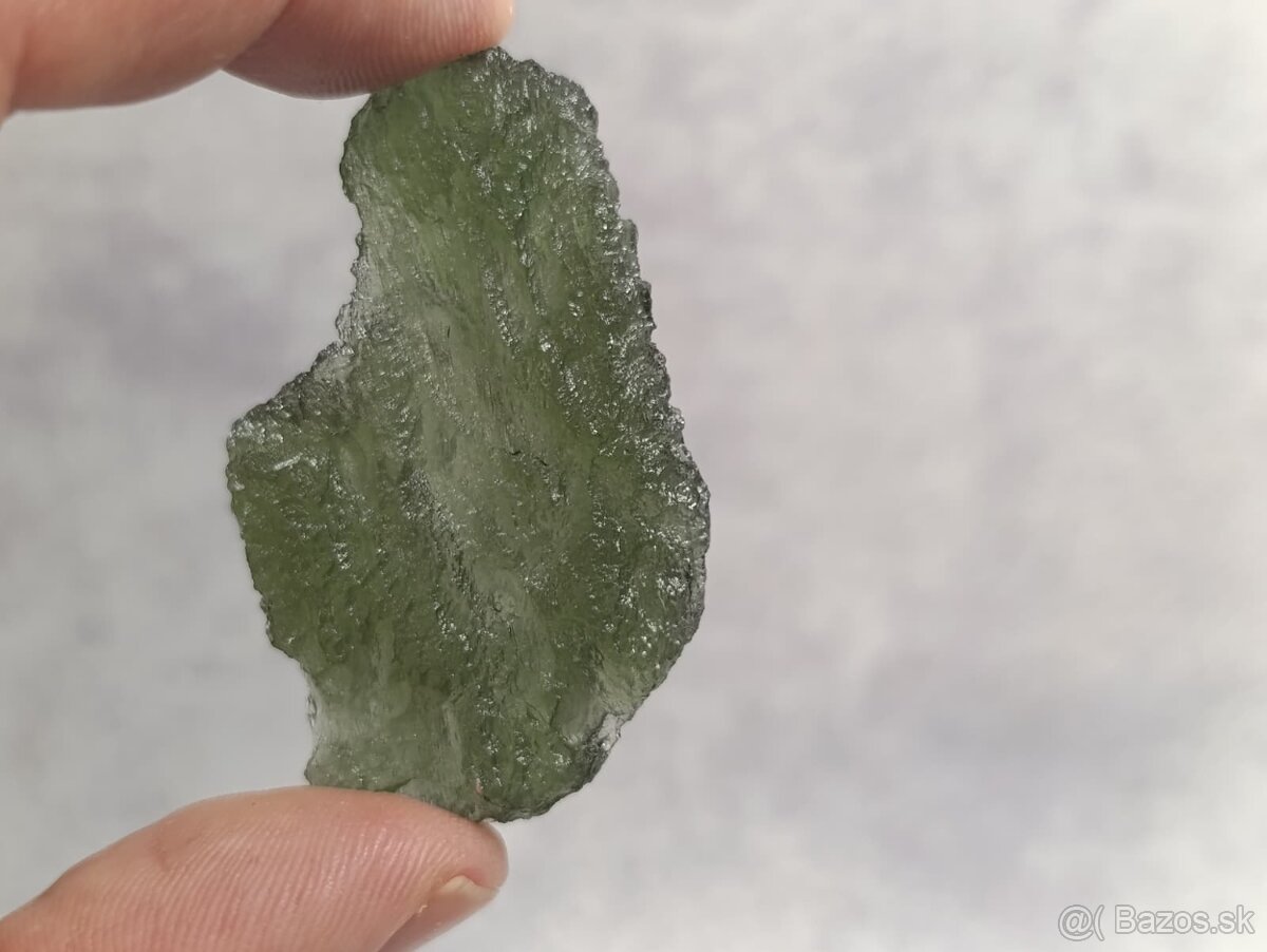 Krásný velký Vltavin z Chlumu, 14,36 gramu, ve stojánku - 8