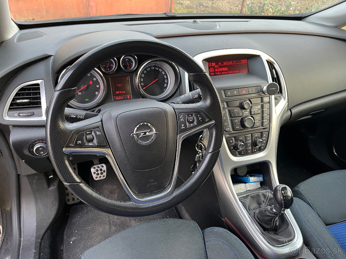 Opel Astra J 1,4 turbo 103kW - 8