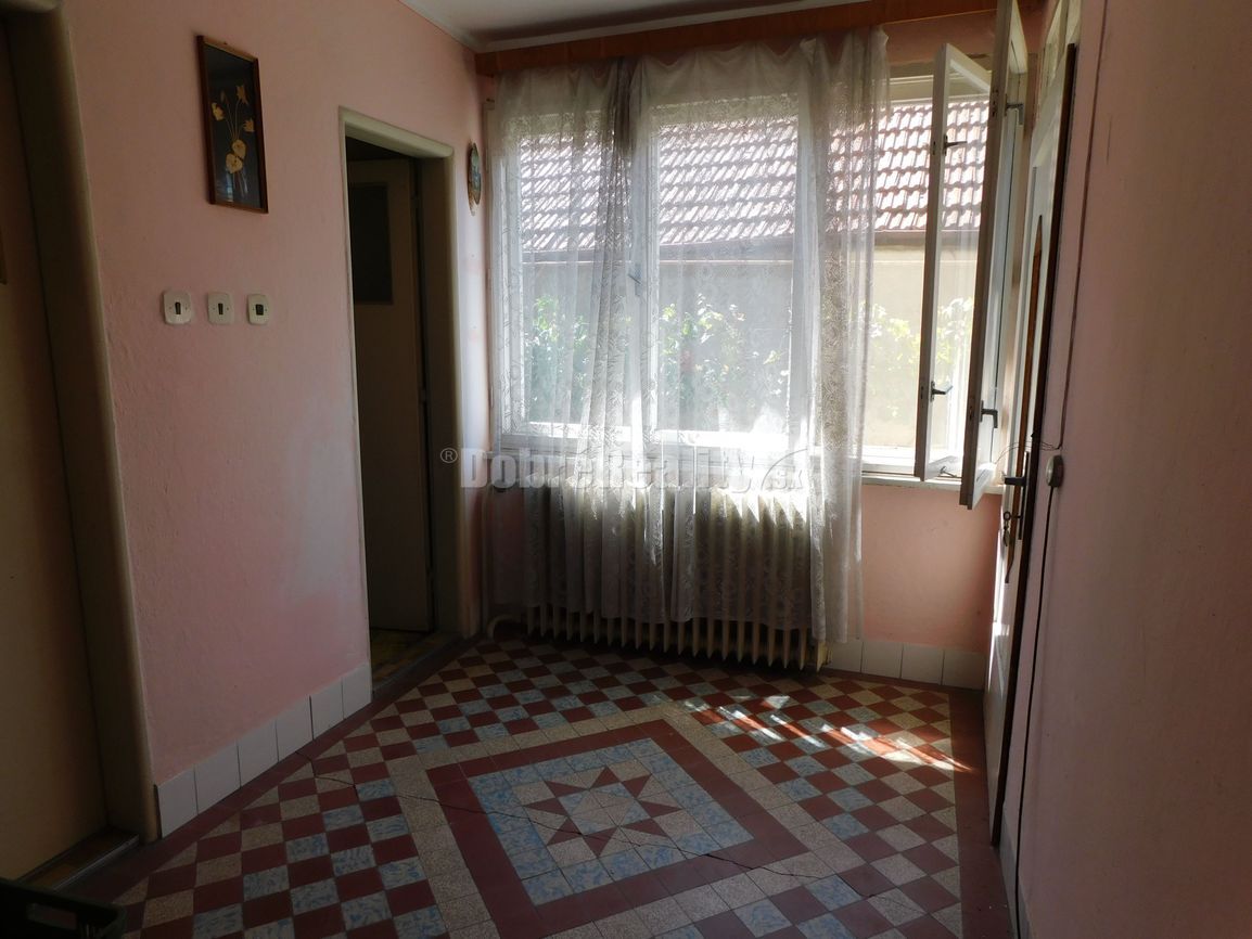 Ponúkame Vám na predaj 4-izb. rodinný dom vo Dvoroch nad Žit - 8