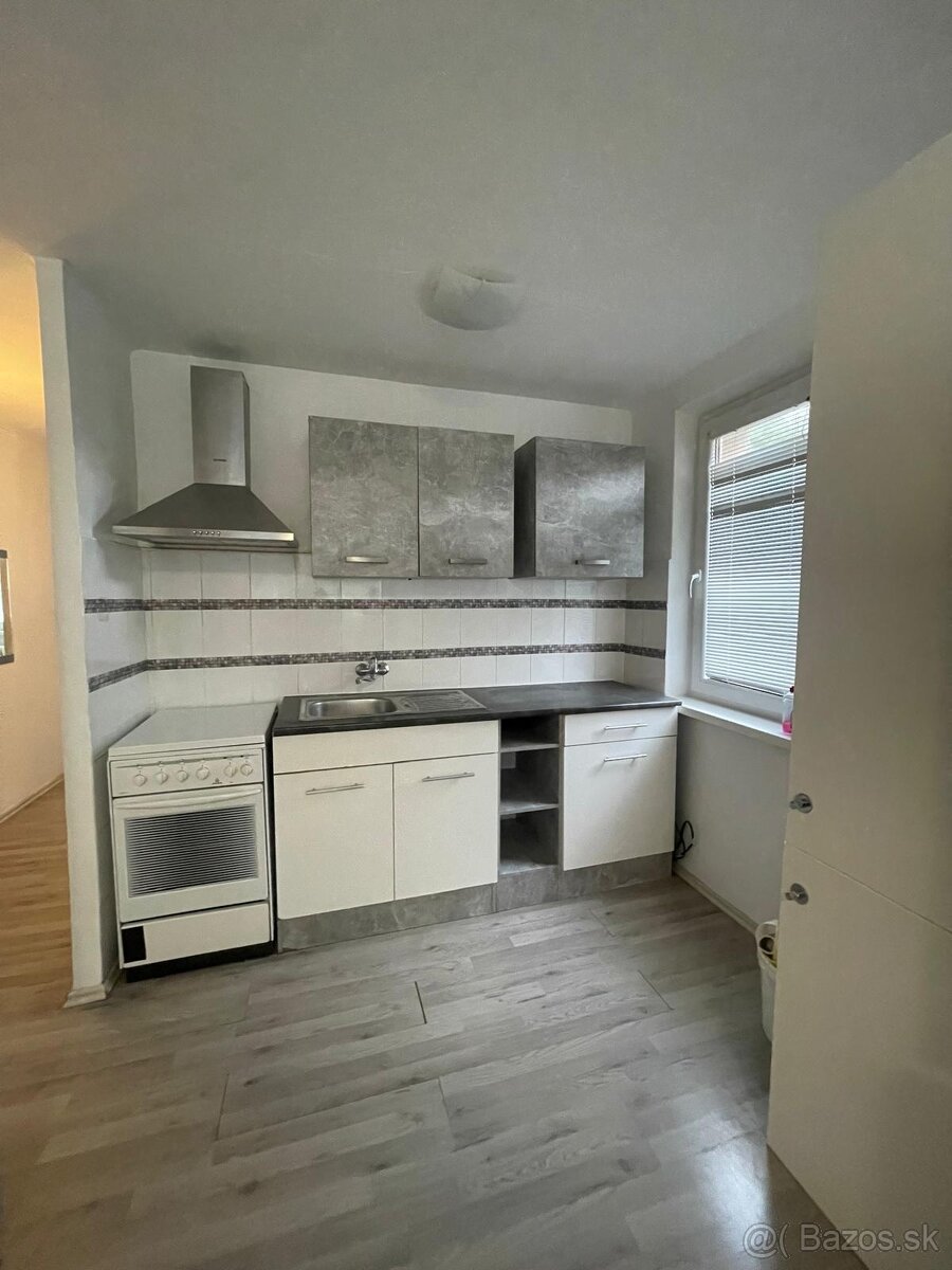 NA PRENÁJOM: Nezariadený 3 izbový byt na Prednádraží. - 8