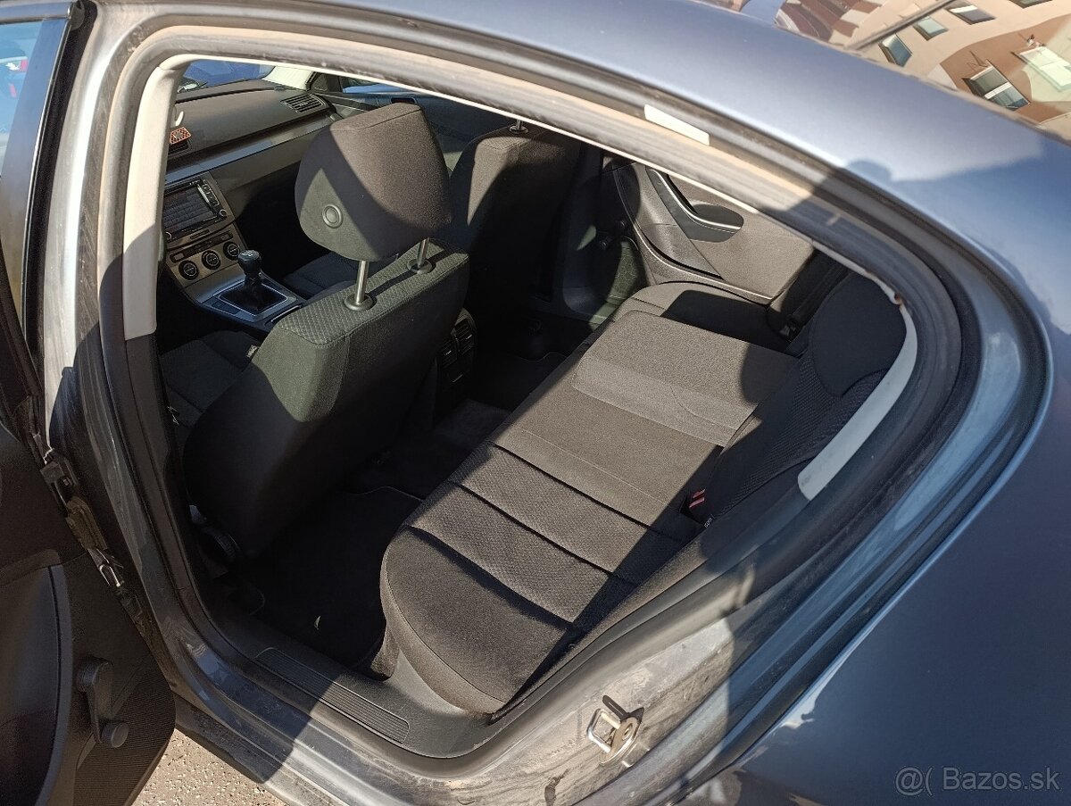 VW PASSAT 1.9TDI BLUEMOTION - 8