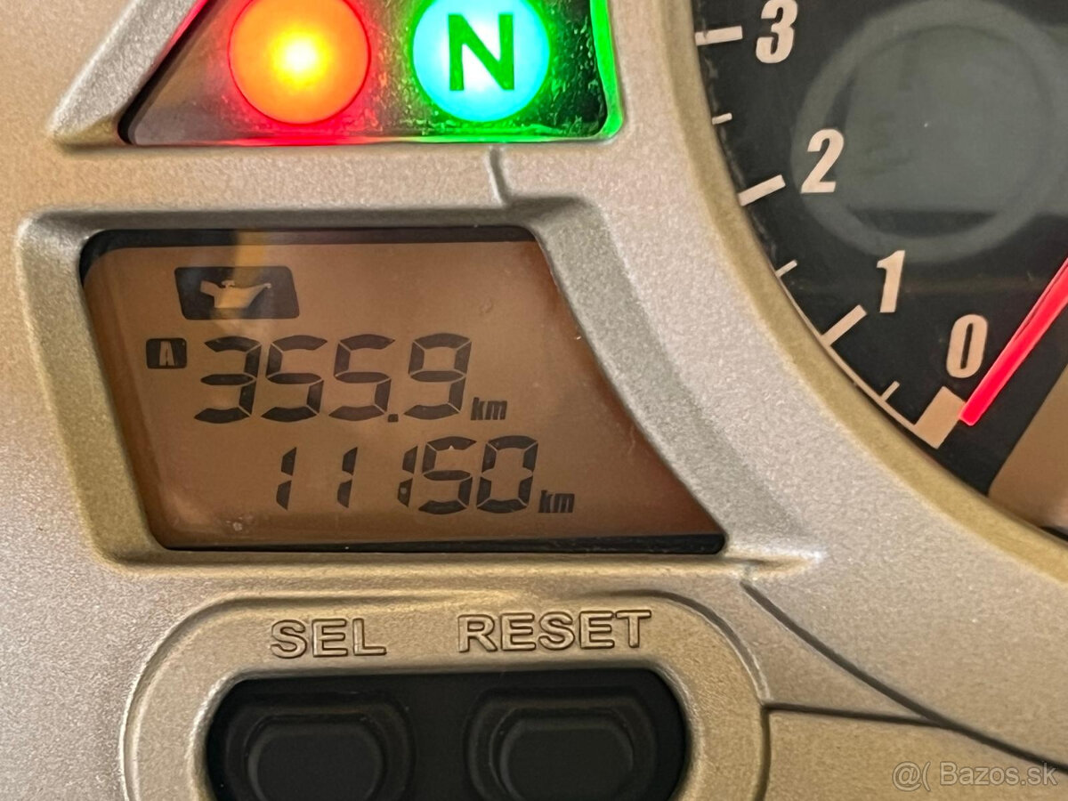 Honda Hornet 600 CB600FA - 8