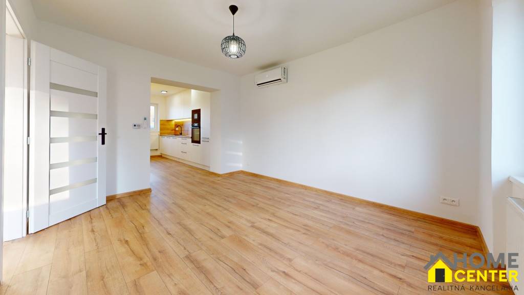 PREDAJ: 2 izbový, zrekonštruovaný byt s vlastným kúrením - I - 8