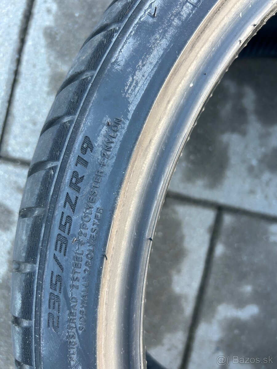 Pneumatiky 235/35r19 - 8